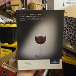 Villeroy and Boch red moon goblet New Moon clarets, set of 4